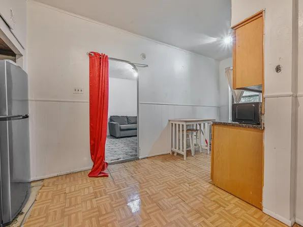 1089 Belmont Avenue image 2 of 18