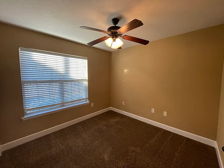 4698 Custer Dr — Photo 6