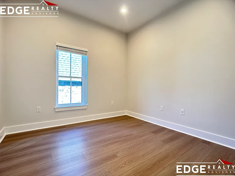 9 Newton St #101 — Photo 11