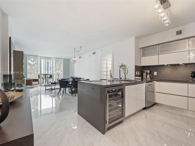 325 S Biscayne Blvd APT 2515, Miami, FL, 33131