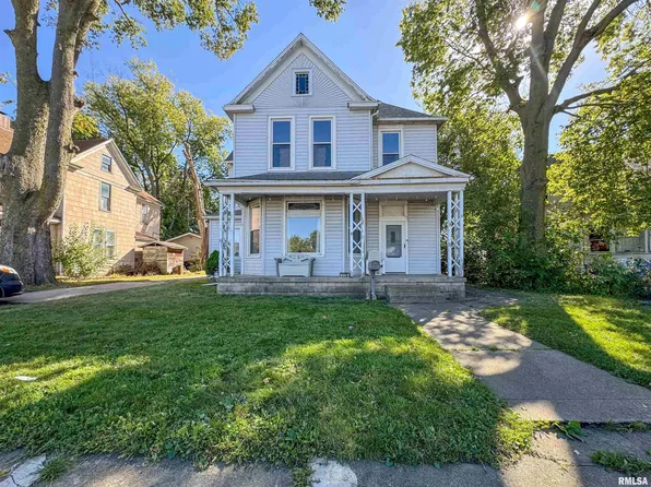 1116 Broadway St, Pekin, IL 61554