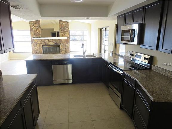 5th image of 2969 Lake Saxon Dr