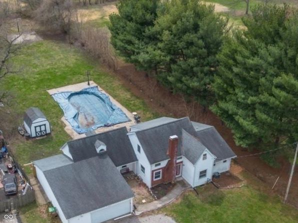 1707 Rocky Ford Rd, Columbus, IN 47203