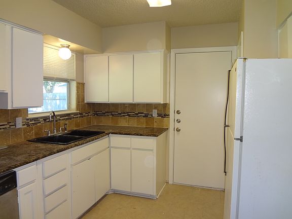 4th image of 2847 Catalina Dr