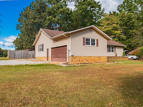 2nd image of 118 Autumn Ln