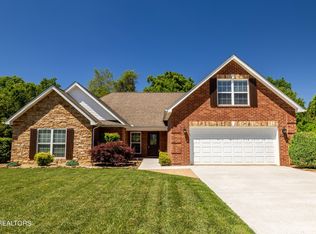 2208 Griffitts Mill Cir, Maryville, TN 37803