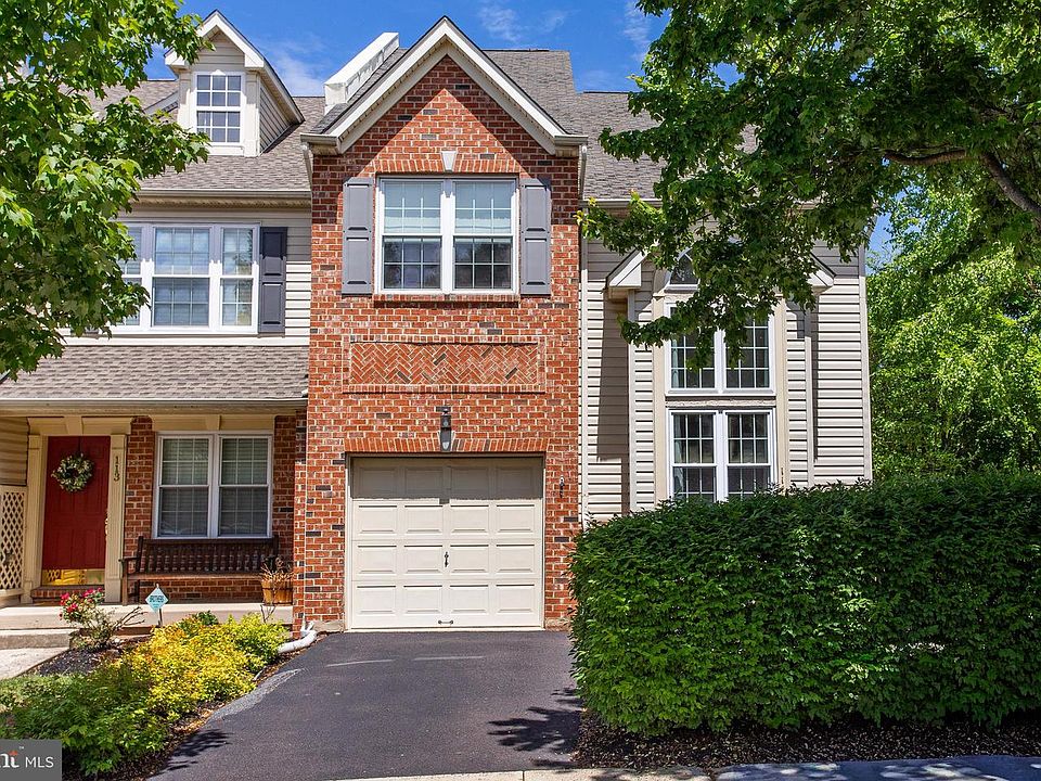 1st image of 114 Williamsburg Way