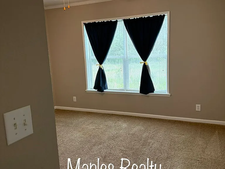 521 Van Buren Rd — Photo 14