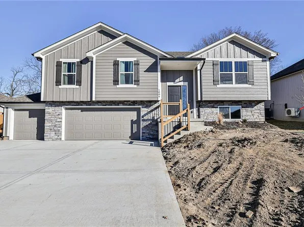 1006 NW Crestwood Dr, Grain Valley, MO 64029