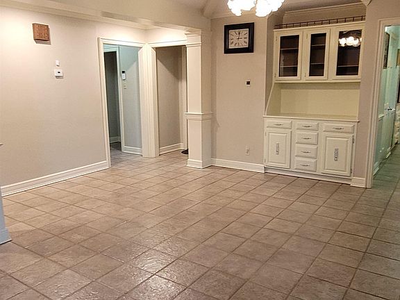 4th image of 117 Tamarack Cir