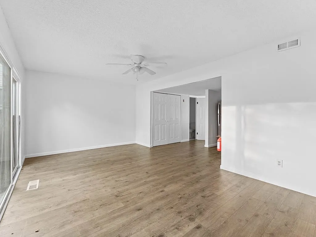 3 bed, 1462 sqft, $2,550 — Photo 4