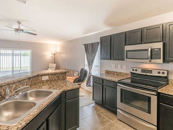 3rd image of 1270 Corbett Ln