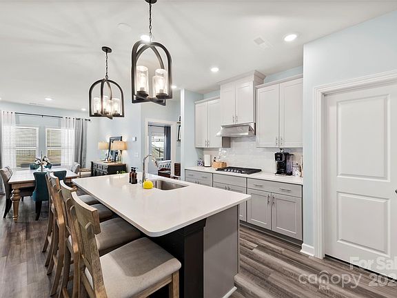 3rd image of 7312 Doak Ct
