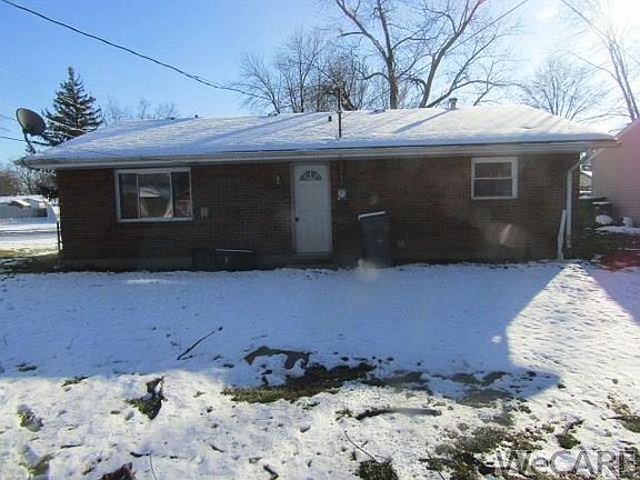 3rd image of 712 Meadowbrook Dr