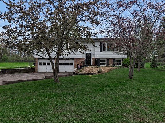 2nd image of 9848 Chestnut Ridge Rd