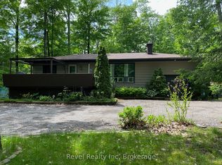 28 Lannan Dr, Tiny, ON L9M 0H3