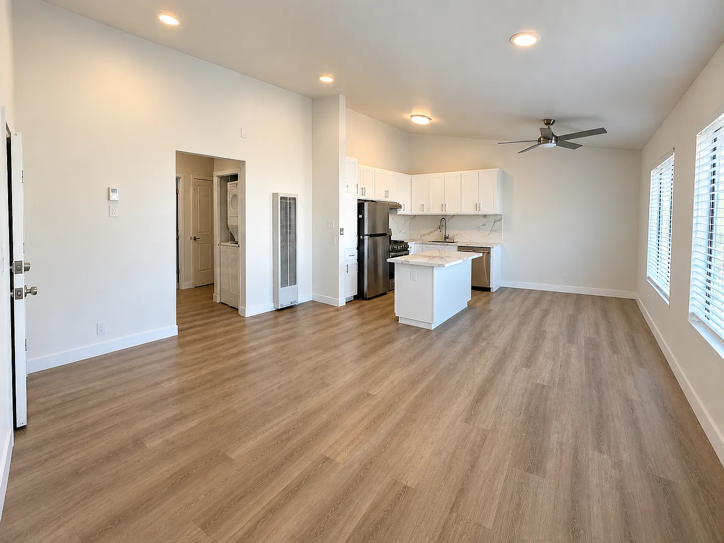 Coronado Apartments — Photo 2