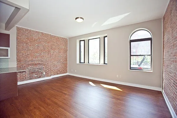 Rented by Vision Group | media 44