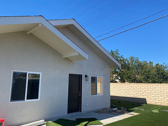 2nd image of 327 E Bonita Dr