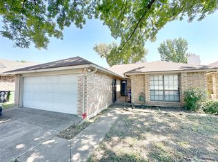 5315 Barberry Dr, Arlington, TX 76018
