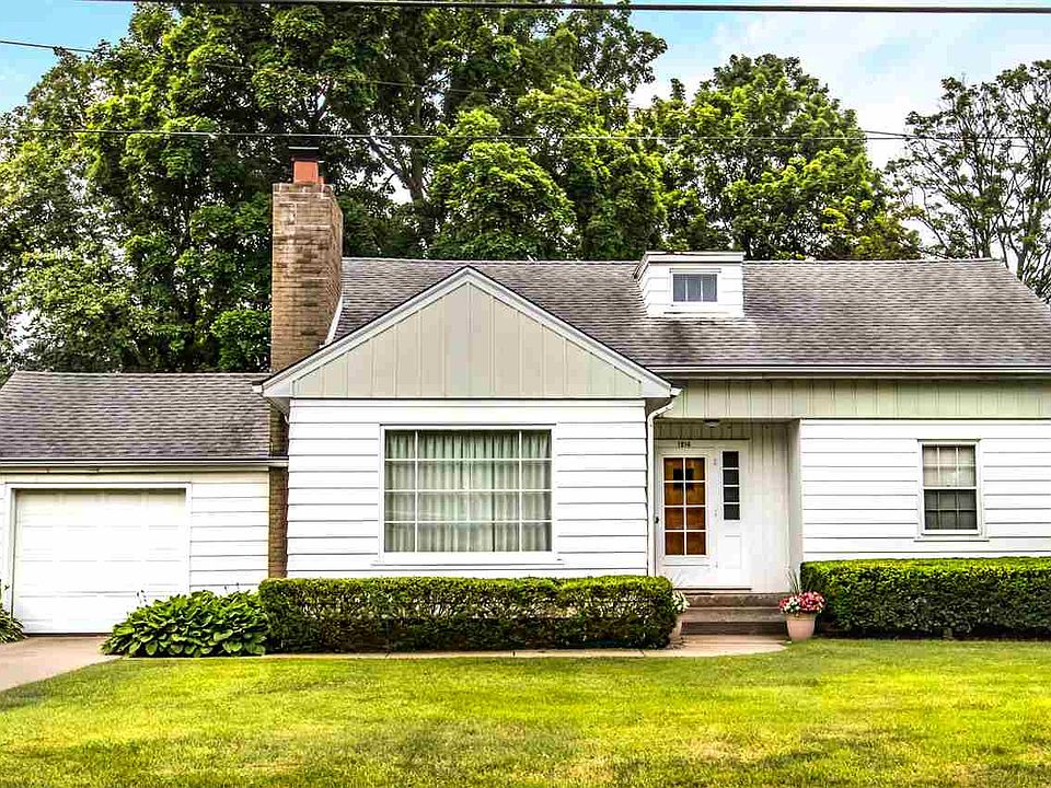 1st image of 1214 W Willow Ln