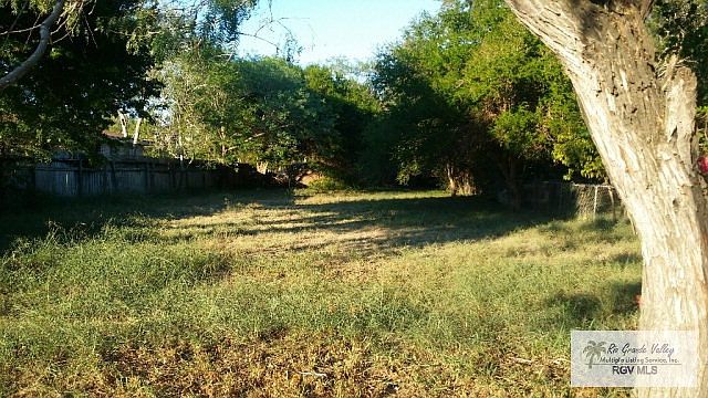 2nd image of 3257 Southmost Rd