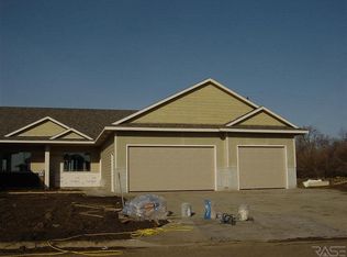 8005 Copper Ridge Rd, Sioux Falls, SD 57108