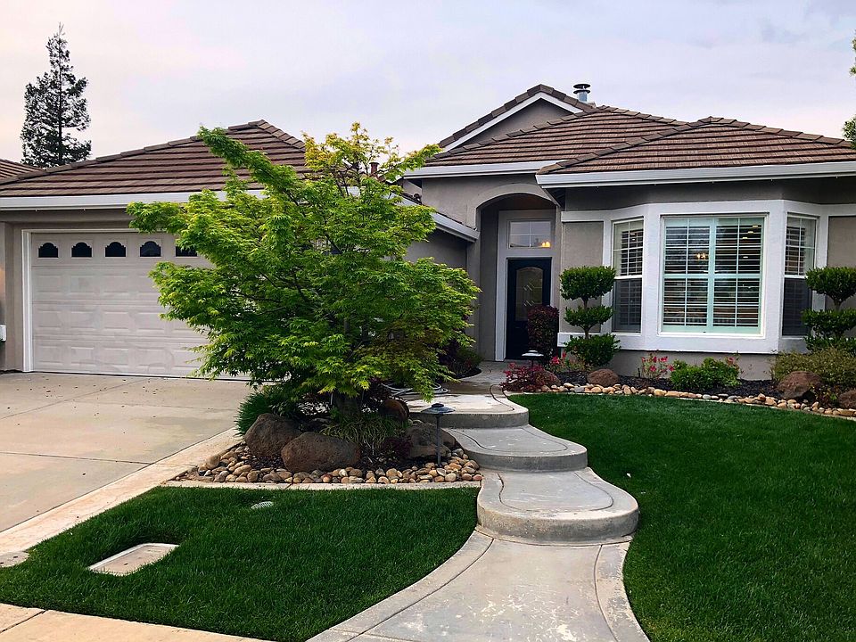 1st image of 2621 Creekside Dr