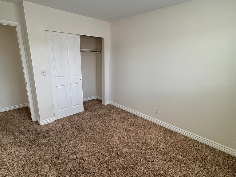 651 N 100 W #H — Photo 20