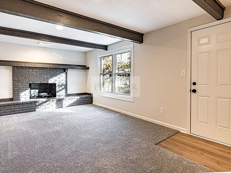 9841 Melrose Dr — Photo 15