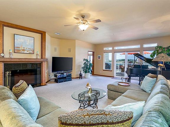 4th image of 334 Columbia Point Dr Unit 203