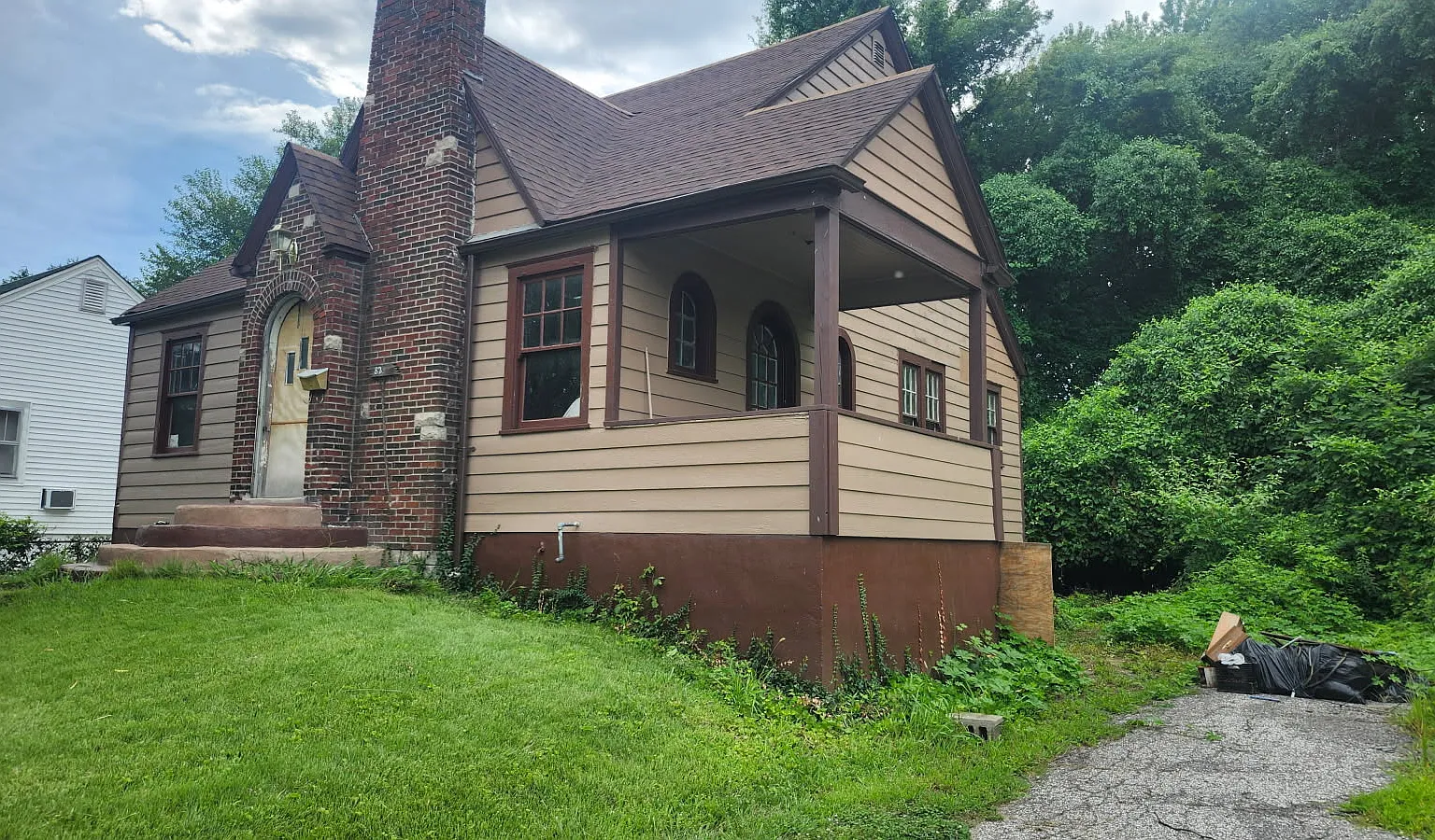 4 bed, 980 sqft, $900 — Photo 1