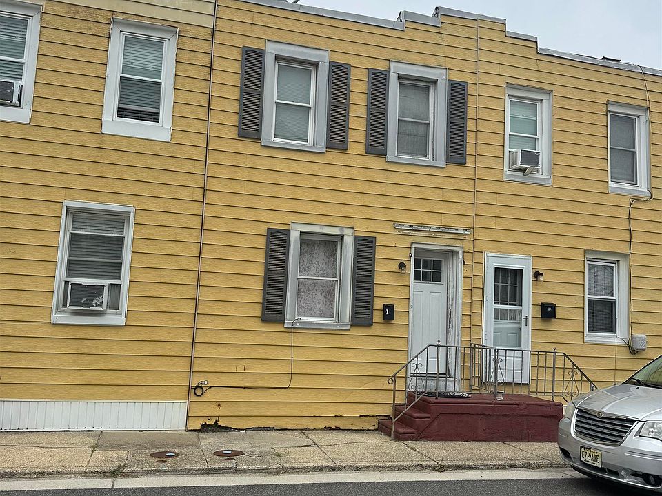 2nd image of 7 Mercer Pl