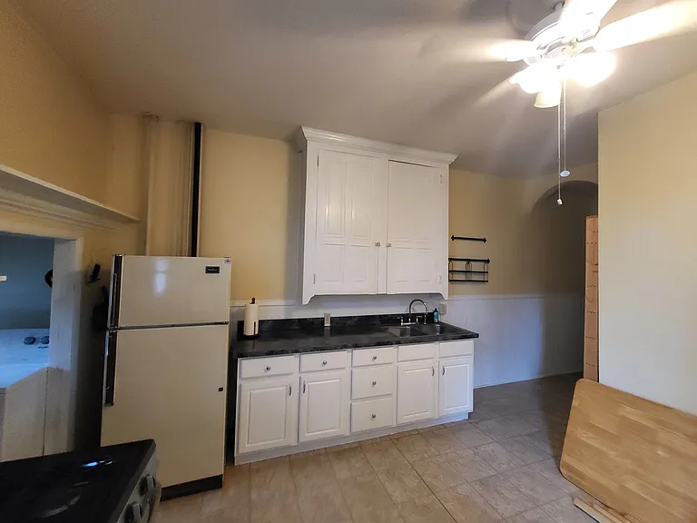 249 E New St #1 — Photo 6