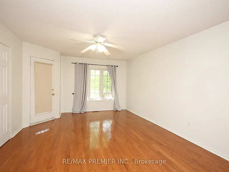 205 Equator Cres — Photo 14