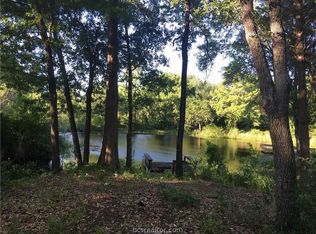 220 Creekside Dr, Bryan, TX 77807