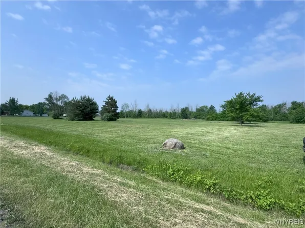 Williams Rd #26, Ransomville, NY 14131