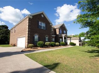 102 Shimmering Waters Ln, Fayetteville, GA 30214