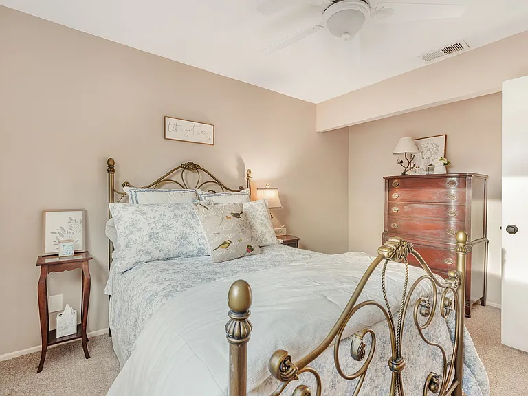 43260 Silktree Ln — Photo 13