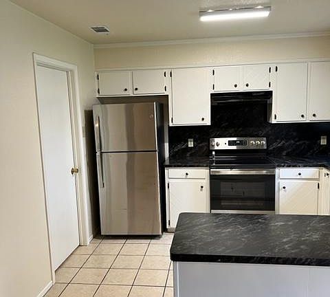 3rd image of 2121 Ramada Dr