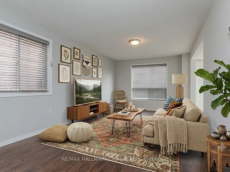 361 Dunsmore Ln — Photo 4