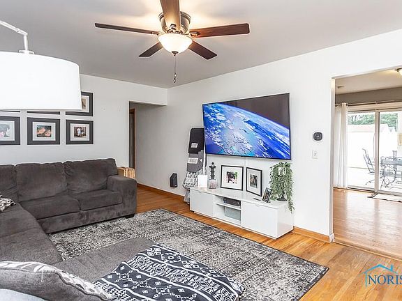 2nd image of 3108 Eastmoreland Dr