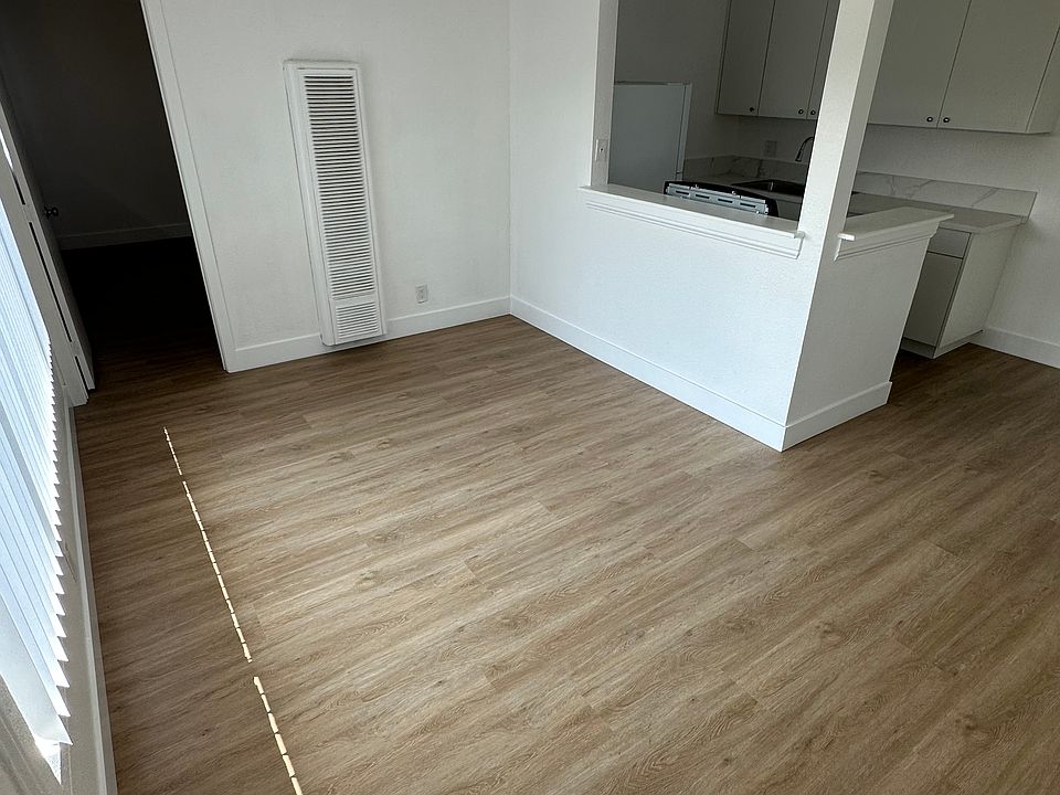 1st image of 208 W Hoover Ave APT 8