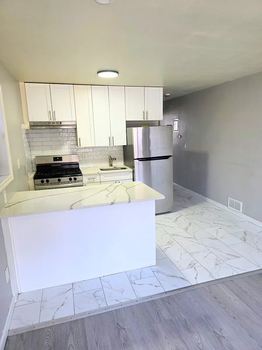 Building Photo - 449 Washington Ave #5