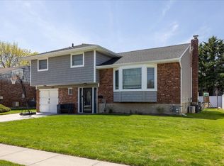 649 Derby Ave, Woodmere, NY 11598