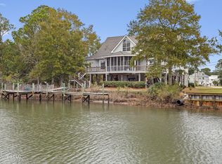 143 Ridgewood Dr, Pass Christian, MS 39571