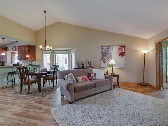 5th image of 3610 Zanzibar Ln N