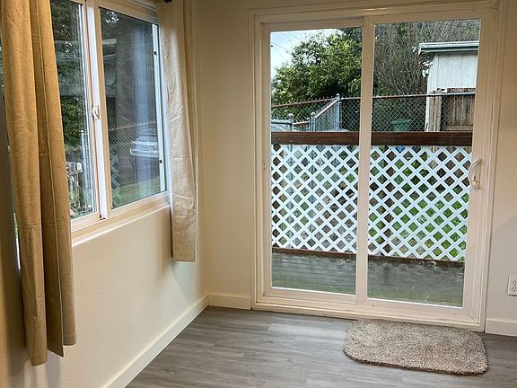 2nd image of 550 Schetter Ave APT 2