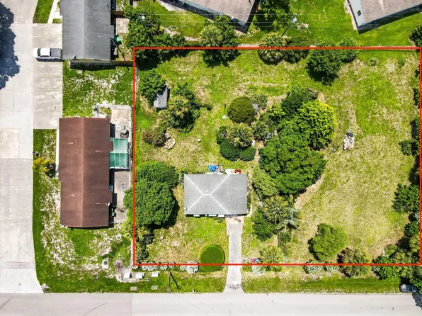 2653 Gulfstream Road, Palm Springs, FL 33406