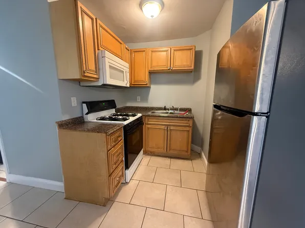 319 Admiral St Unit 1L, Providence, RI 02908